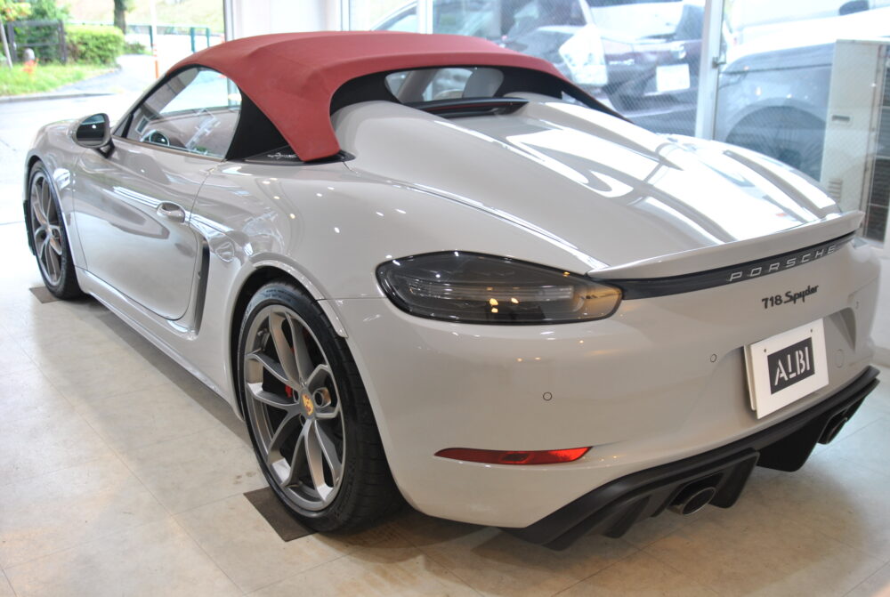 PORSCHE 718 Spyder