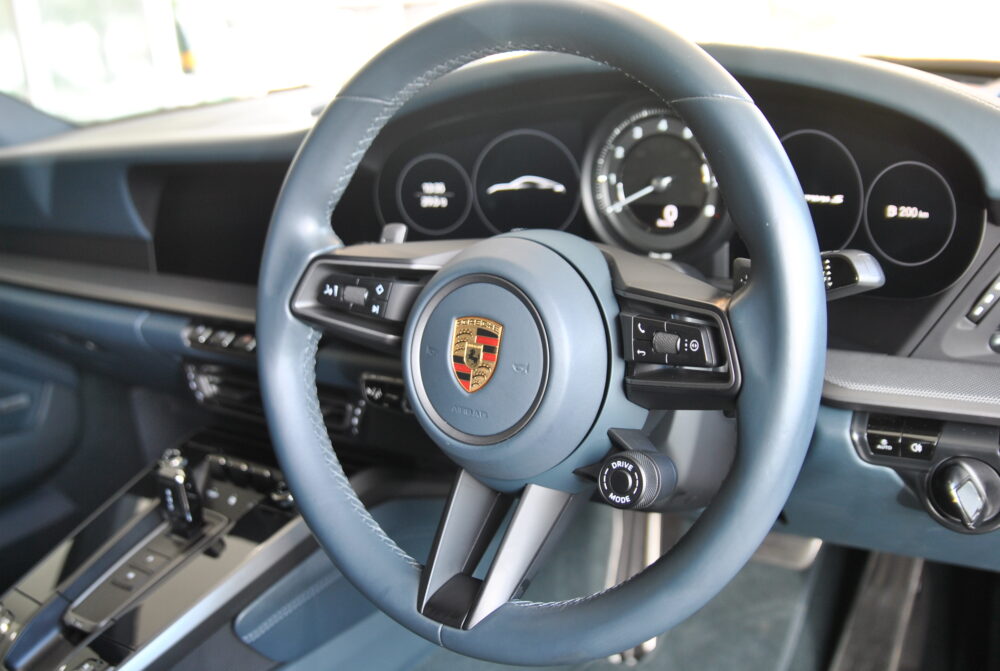 PORSCHE 911