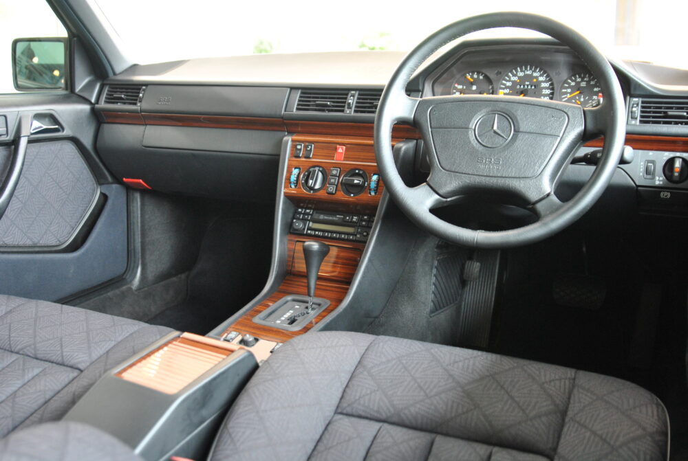 M.BENZ E-class