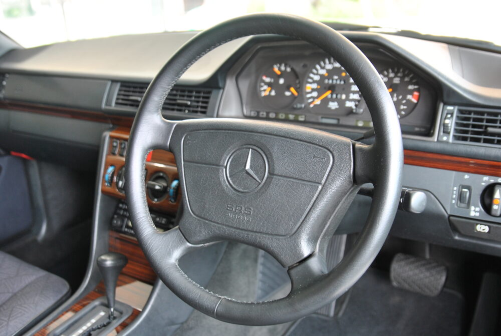 M.BENZ E-class
