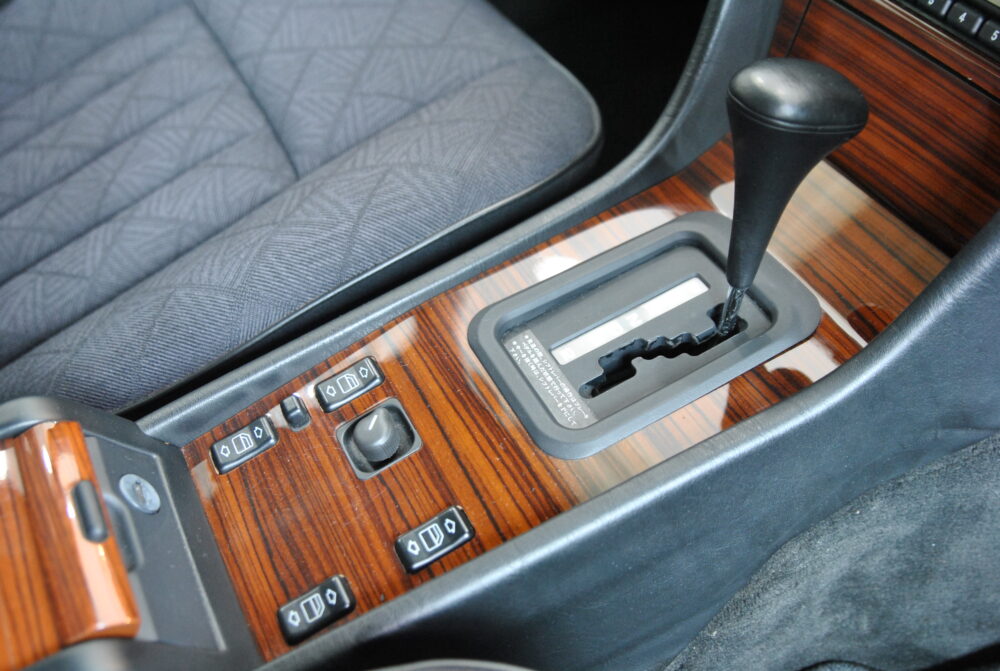 M.BENZ E-class